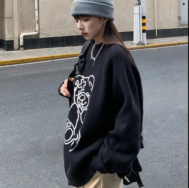 Women's Street Retro Round Neck Bear Jacquard Sweater Loose Casual Plus Size Knit Sweater