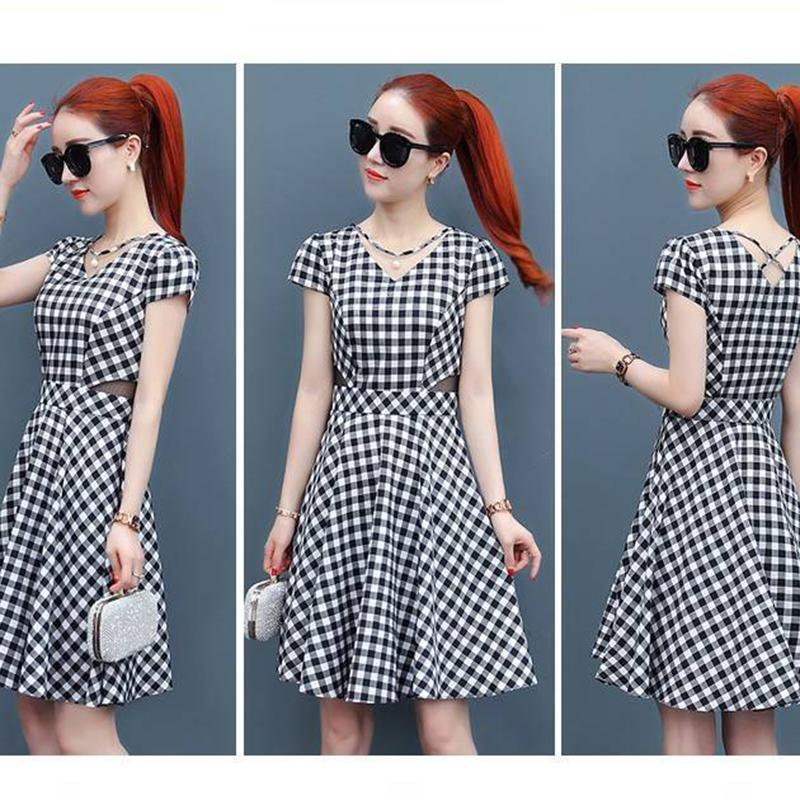 V-neck Plaid Dress Female Summer Short-sleeved Self-cultivation Temperament Wave Point Sexy Waist Mid-length Skirt A-line Version Skirt Waist Was Thin