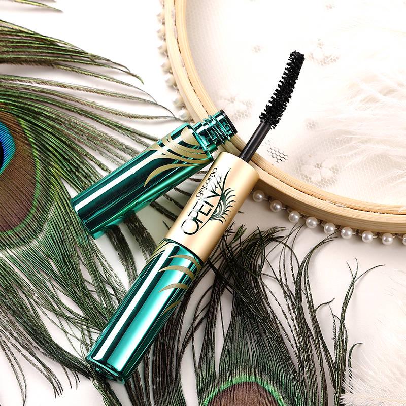 Peacock Double-Head Mascara is waterproof does not stain long and thin small curly brush heads fine