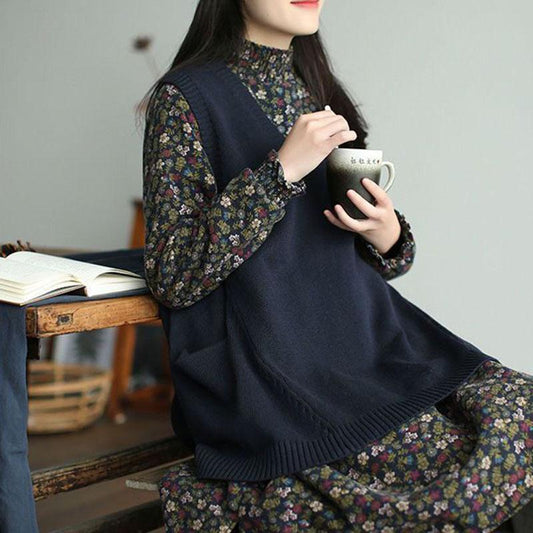 Spring and Autumn Loose College Style Sweater Casual V-neck Knitted Vest Simple and Versatile Female Sweater