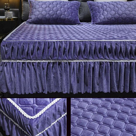 3pcs/set Wintercrystal Velvet Bed Skirt Three-piece Bed Cover Protective Cover Non-slip Quilted Bed Skirt Bed Cover and Pillowcase Three-piece Set