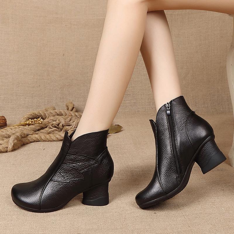 Autumn and Winter Women's Cotton Shoes, Ethnic Style Leather Thick Heel Round Toe Short Boots Full of Visual Sense