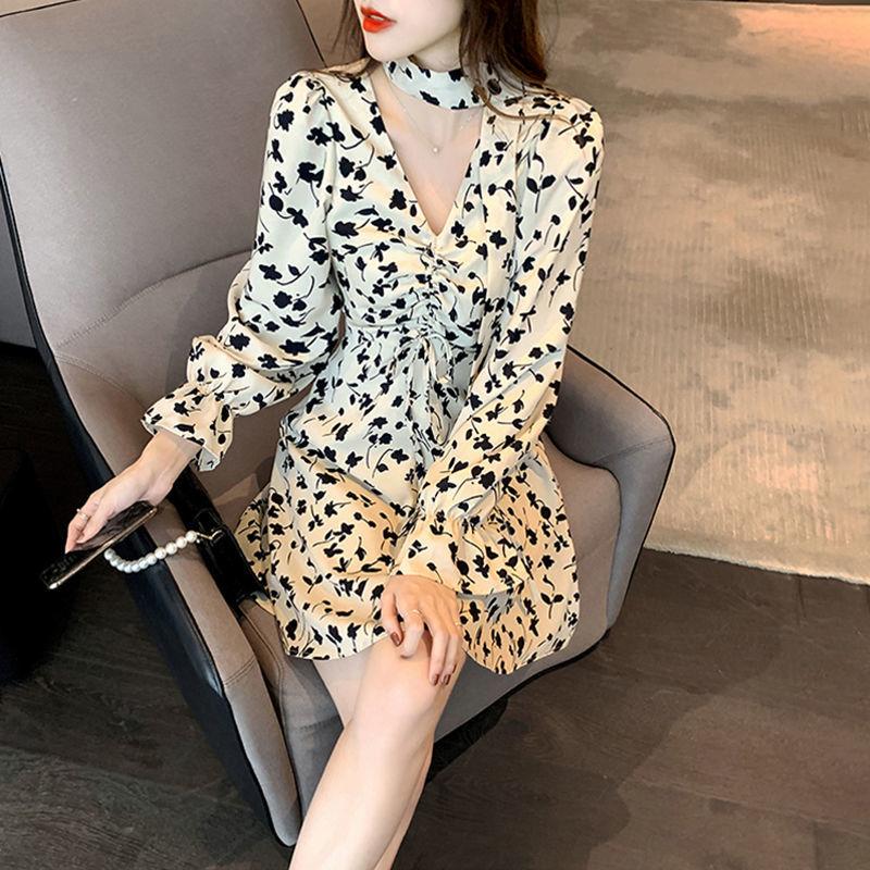 Female Simple Elegant Floral V-neck Dress Slim and Gentle A-line Holiday Vintage Dress