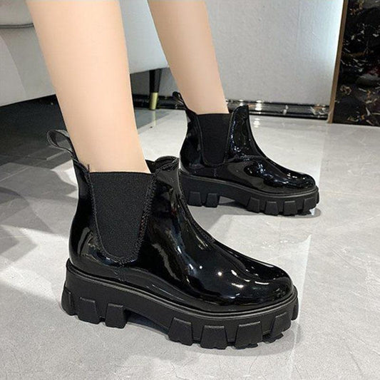 Women Chelsea Boots Elastic Top Ankle Boots Ladies Slip-on Leather Martin Boots Plush Velvet Round Toe Platform Short Winter Boots Plus Size 35-43