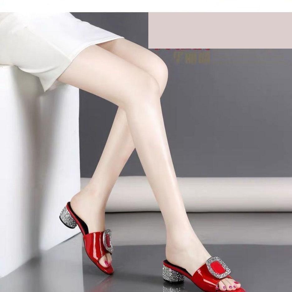 Summer Thick-heeled Middle-heeled Slippers Women's Buckle One-word Slippers Are Comfortable To Wear