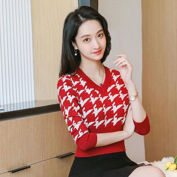 Autumn and Winter Retro Jacquard Sweater Women's V-neck Short Knit Top