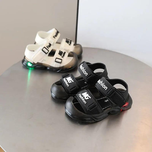 Baby Sandals Summer Boys Girls Flashing Shoes Baotou Beach Sandals Soft Sole 1-6 Years Old Kid Sneakers