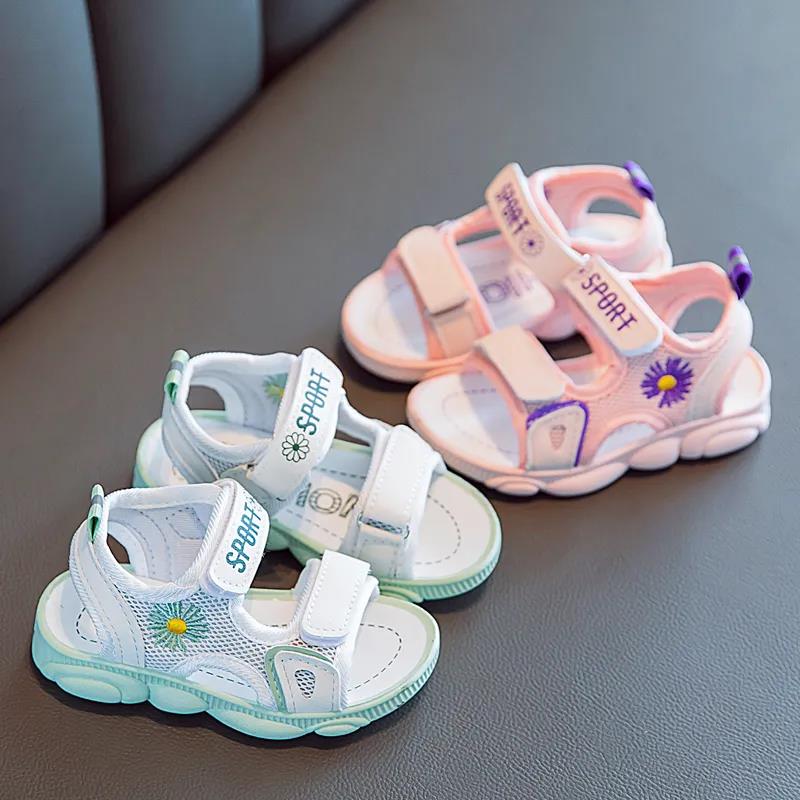 Girl's Sandals Girls Shoes In Summer Soft Sole Flat Beach Sandals Anti-slip Little Daisy Decoration Casual Light Sandals