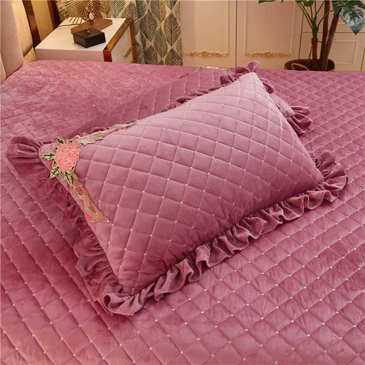 High-grade Embroidered Solid Color Pillowcases A Pair of Diamond Embossed Pillowcases 48*74cm