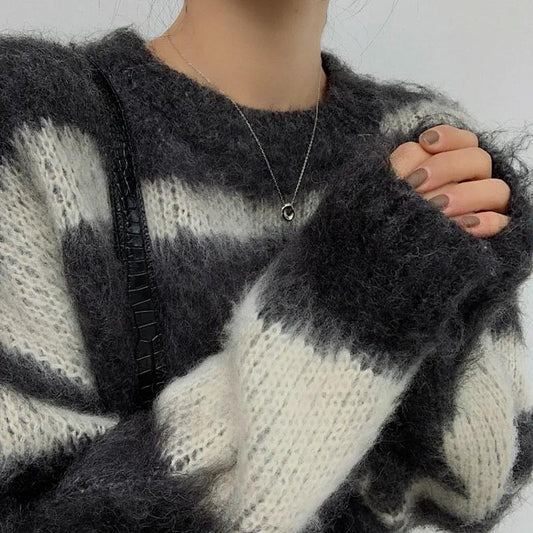 Black and White Pattern Plush Sweater Round Neck Street Casual Long Sleeve Colorblock Striped Pullover Knit Sweater