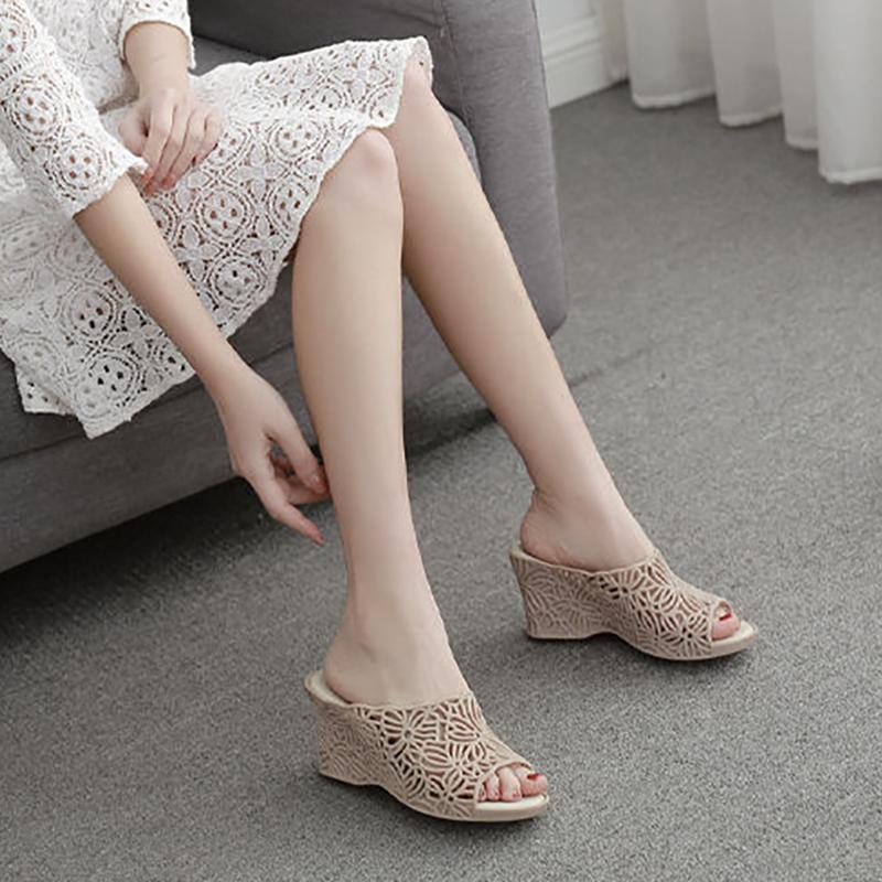 Summer Ladies Crystal Thick Bottom Wedges Plastic Sandals Jelly High-heeled Crystal Fashion Mother Non-slip Sandals One Size Smaller