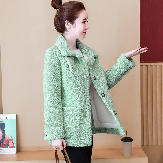 Lapel Lamb Wool Coat Winter Fashion Short Thick Warm Plush Cotton Coat Suitable for Young and Middle-aged Women