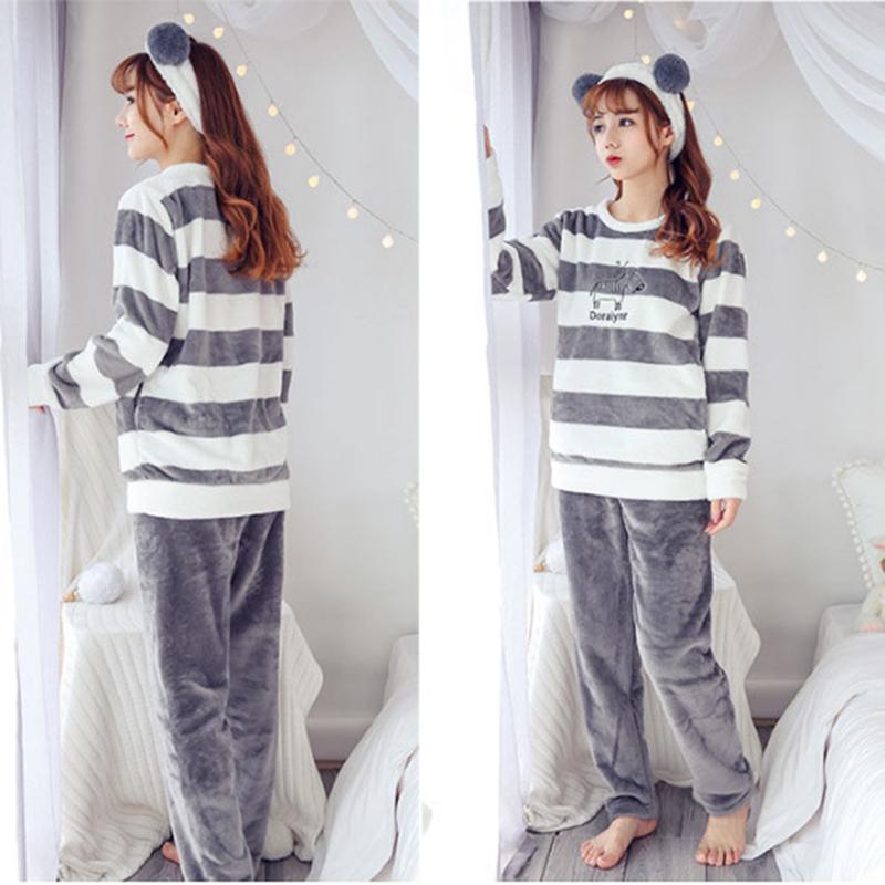 Women's Winter Coral Fleece Pajamas Set Thickened Velvet Sweet Cute Cartoon Printing Flannel Pyjamas Long-sleeved Homewear Suit Round Neck Sleepwear
