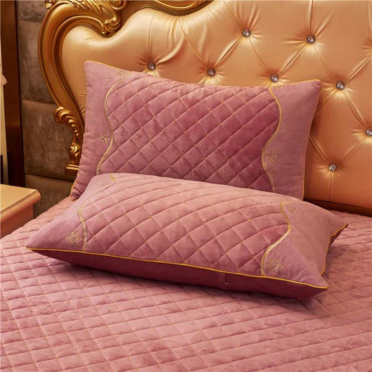High-grade Embroidered Solid Color Pillowcases A Pair of Diamond Embossed Pillowcases 48*74cm