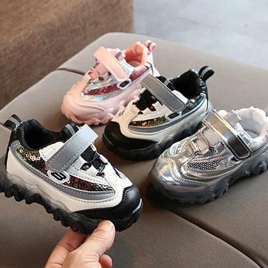 New Children Luminous Shoes Boys Girls Sport Running Shoes Baby Lights Fashion Sneakers Toddler Kids with Light Sneakers