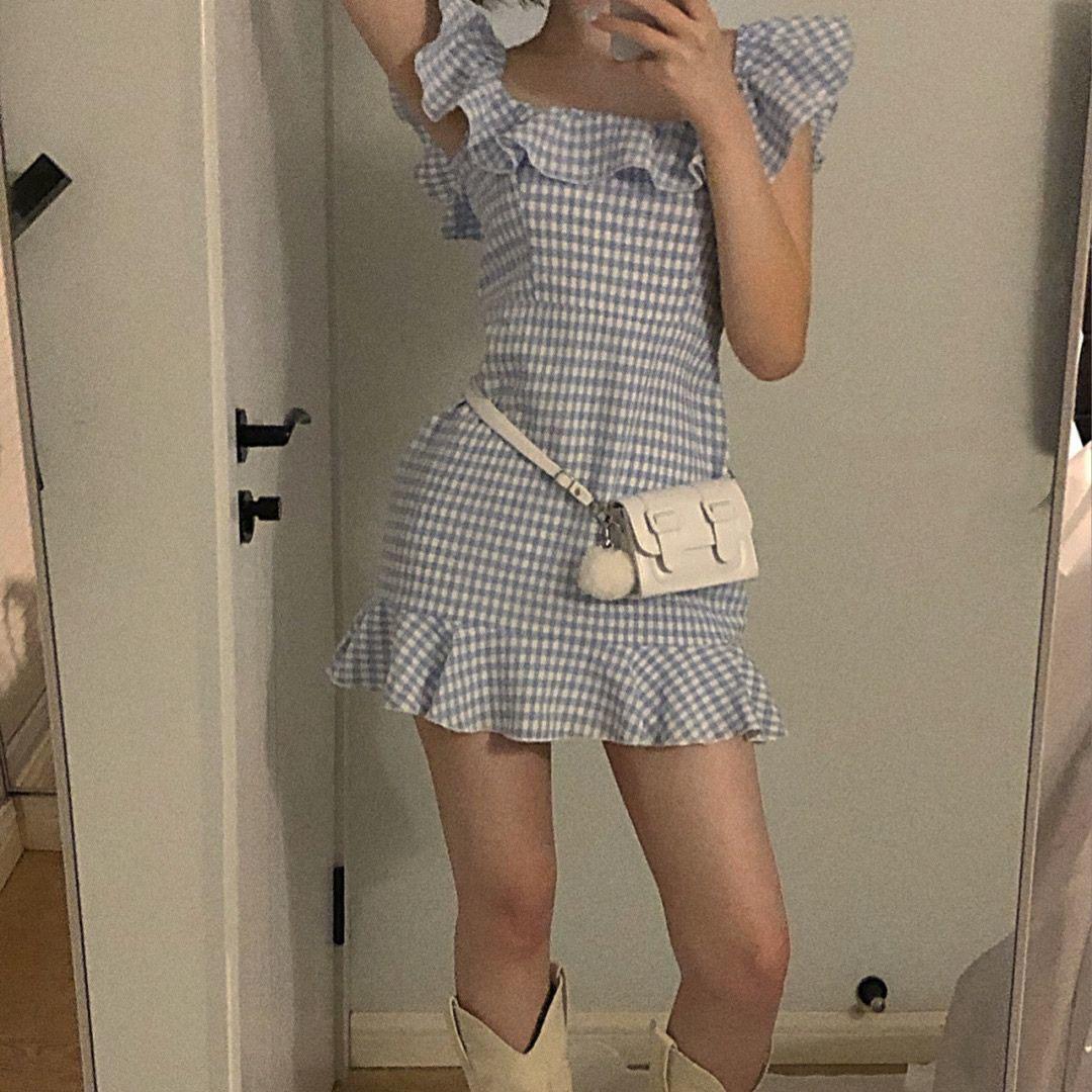 One Line Off Shoulder Small Fresh Plaid Dress Female Korean Version Gentle Wind Show Thin Waist Ruffle Dress