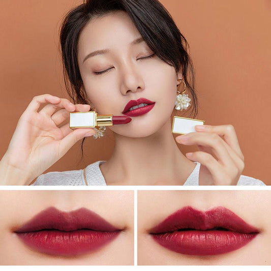 Carotene Lip Balm Lipstick Honey Natural Lip Balm Lasting Nourishing Lipstick not easy to discolor