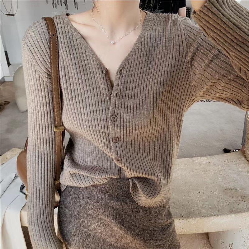 Autumn and Winter Fashion Sweater Pure Color Casual Knitted Jacket V-neck Young Women Cardigan Sweater