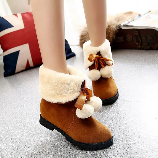 Autumn and Winter Snow Boots Women's Short Boots Non-slip Flat Bottom and Velvet Thick Short Boots To Keep Warm