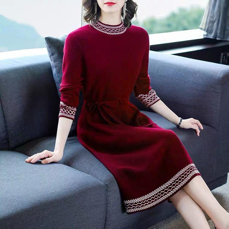 Autumn and Winter Women's Sweaters, Female Students, Short High-necked Loose Korean Version of Wild Long-sleeved Bottoming Dress
