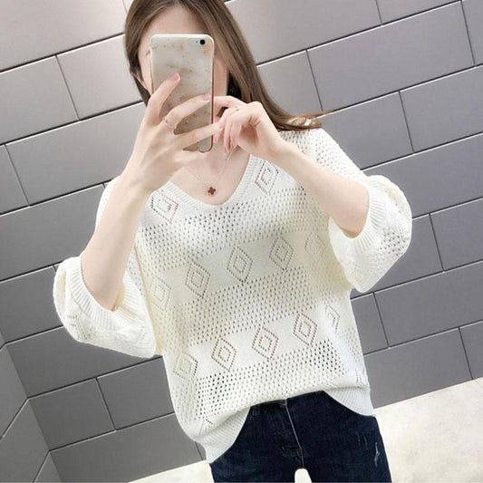 Women's V-neck Hollow Knit Sweater Women's Loose Korean Version of Batwing Sweater Top Women's Short Thin Knit Pullover Sweater