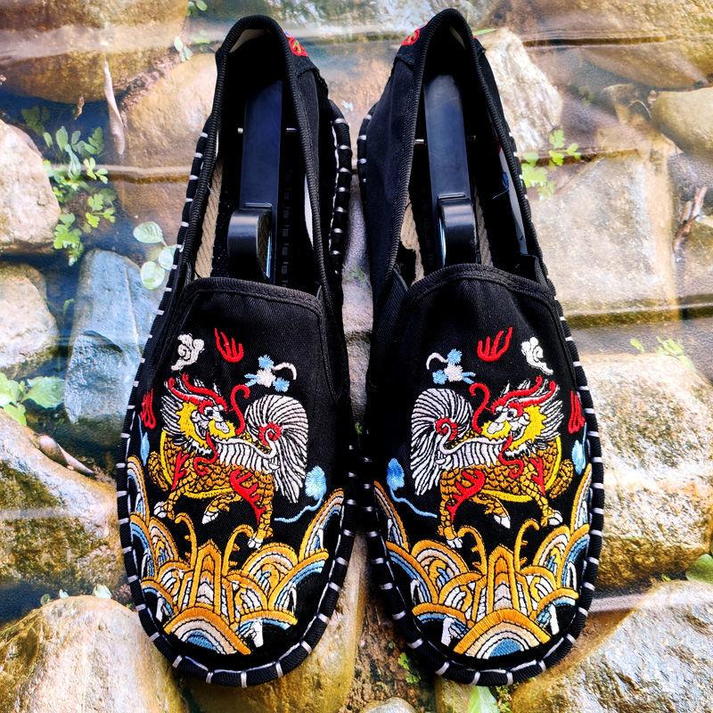 Male Old Beijing Cloth Shoes Chinese Style Ethnic Embroidered Canvas Shoes Mental Guy Trendy Casual Canvas Footwear