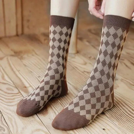 Four Pairs of Women's Socks Autumn and Winter Thickening Warmth Fashion Tube Socks Retro Printing Pile Socks
