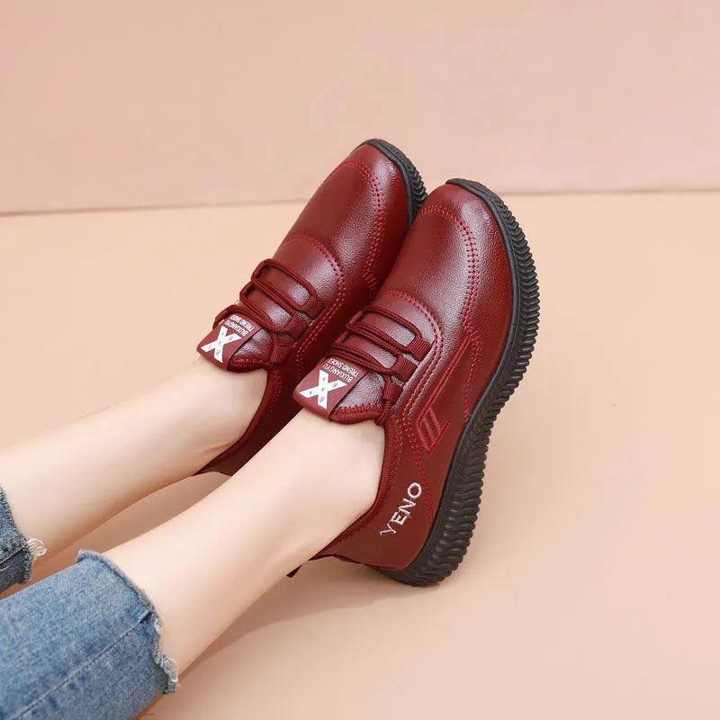 Winter Old Beijing Women's Cotton Shoes Leather Waterproof and Velvet Thickened Non-slip Warm Flat Shoes