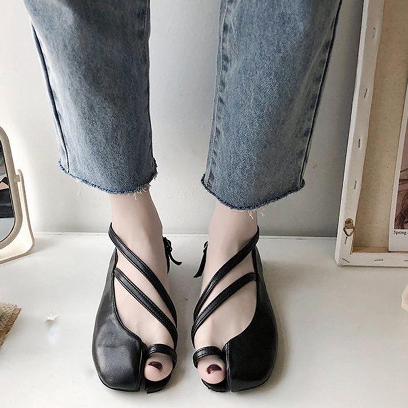 European and American Retro Roman Street Shooting Synchronized Flip-flops Split-toe Shoes Thin Straps Contrast Sandals Flat Shoes Women's Shoes