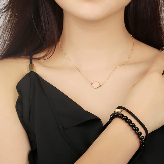 European and American Geometric Resin Disc Clavicle Chain Necklace
