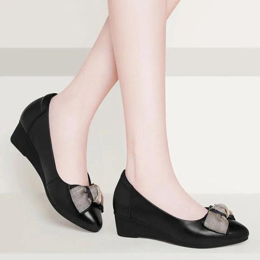 Single Shoes Women's Casual Middle-aged and Elderly Shoes Women's Non-slip Wedge Heel Comfortable Spring and Autumn Shallow Mouth Flat Work Shoes