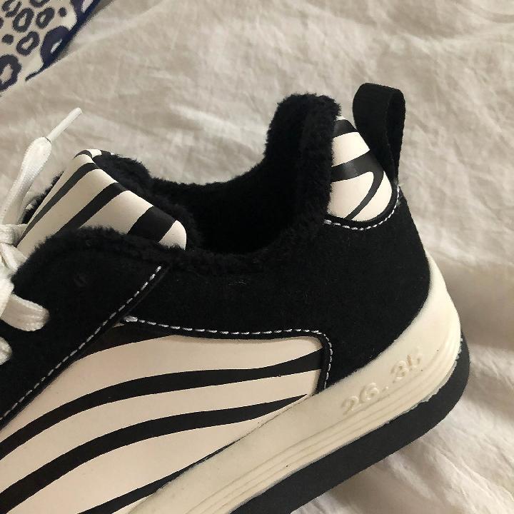 Zebra Pattern Women's Round Toe Thick-soled Winter Plus Velvet Black Autumn and Winter Cotton Shoes
