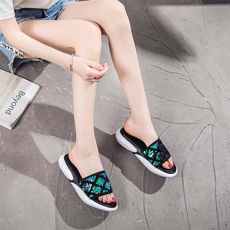 Slippers female summer wear soft bottom non-slip Korean fashion ins seaside vacation ladies sandals