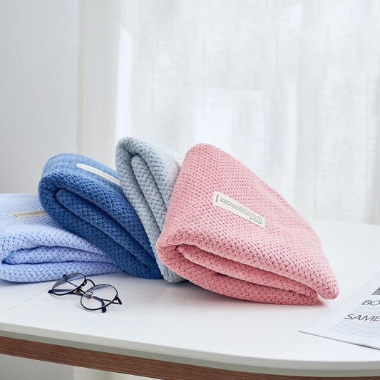 Oversized Bath Towels for Adult Men and Women Are More Absorbent Than Cotton Towels and The Fabric Is Softer and Cute