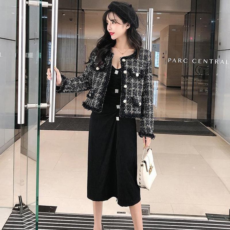 Temperament Short Coat Women's Spring and Autumn All-match Ladies Temperament Long-sleeved Round Neck Black and White Stitching Color