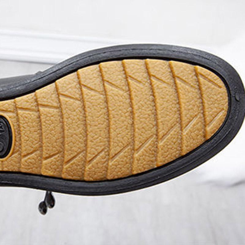 Winter Thickened Women's Leather Shoes Flat Non-slip Mother Cotton Shoes Snow Boots Plus Velvet Short Boots