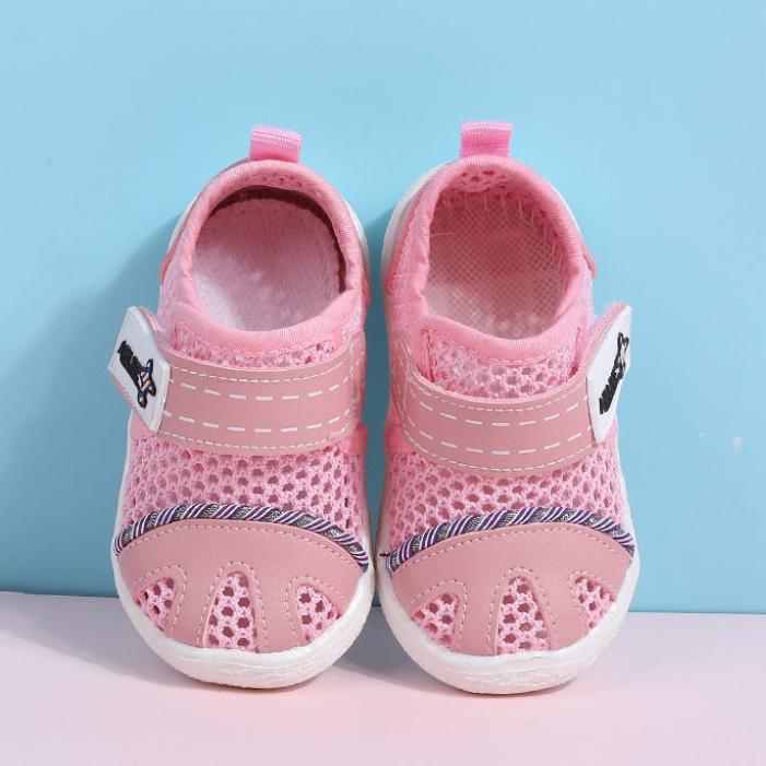 Children's Shoes In Spring and Summer Boys and Girls Sports Shoes Breathable Soft Sole Antiskid Casual Light Shoes