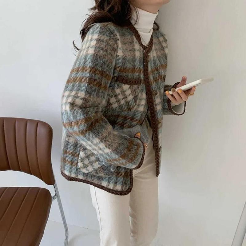 Retro Temperament Round Neck Contrast Color Plaid Design Loose Single-breasted Long-sleeved Woolen Coat Ladies Warm Thick Coat