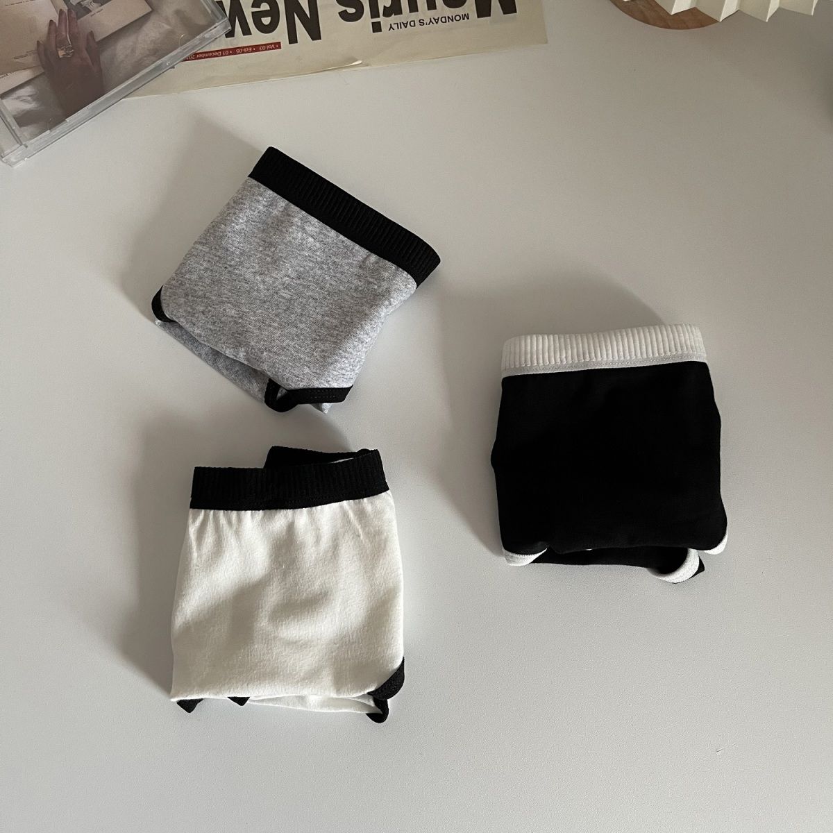 Underwear Girl's Cotton Student Mid-waist Cotton Comfortable Breathable Antibacterial Briefs Girls
