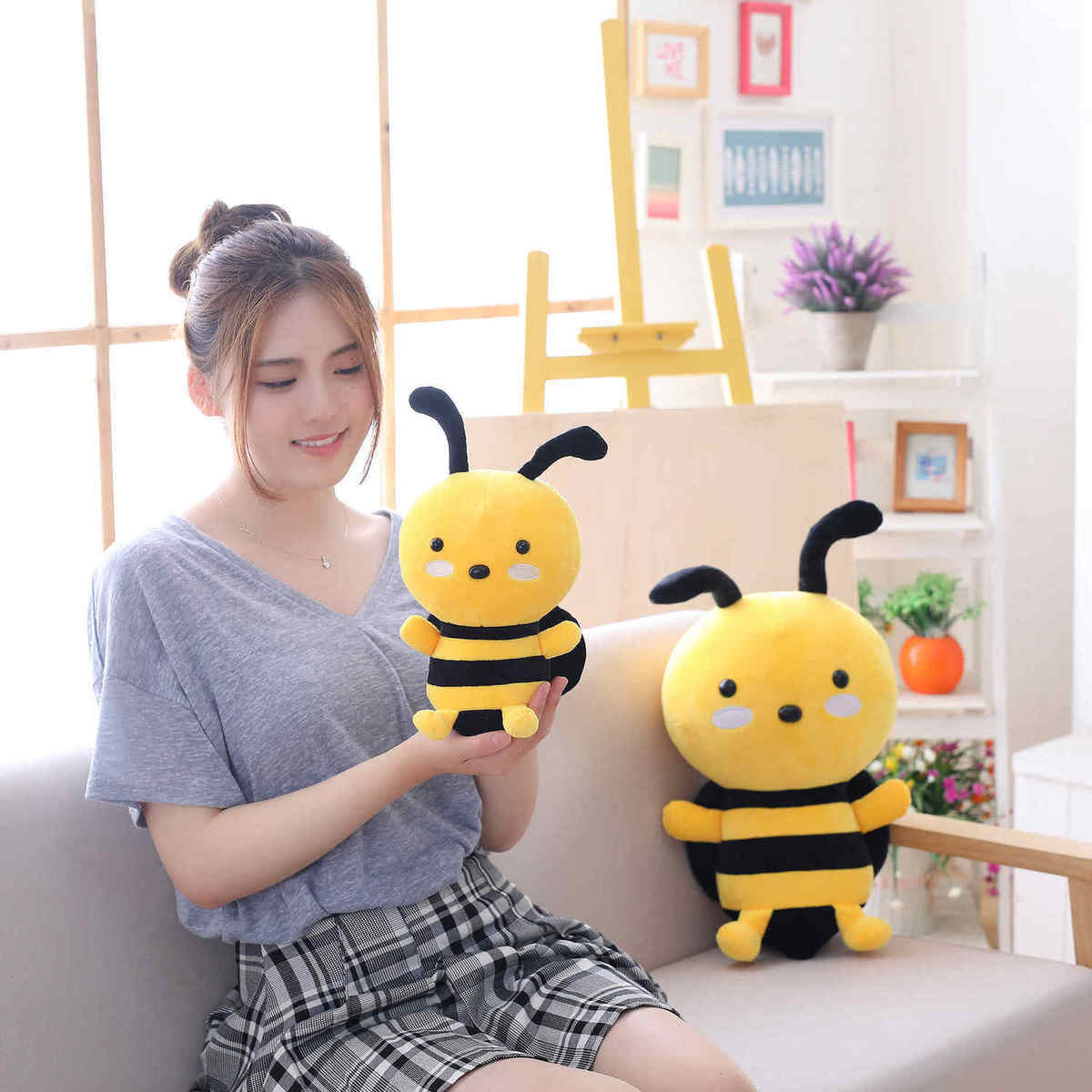 Industrious Little Bee Plush Toy Lovely Bee Doll Pillow Soft Plush Bee Toy Kids Birthday Gift