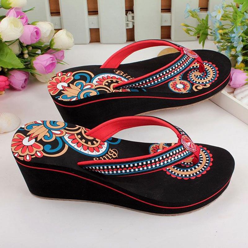Sandals Women Vietnamese Women's Word Slippers Women Summer Thick-soled Slope Heel Slippers Non-slip Women Beach Shoes