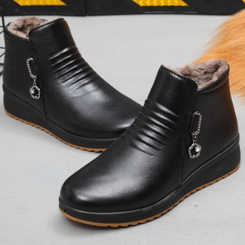 Winter Cotton Shoes Ladies Plus Velvet Thick Warm Middle-aged and Elderly Short Boots Soft Bottom Old Leather Shoes Flat Shoes