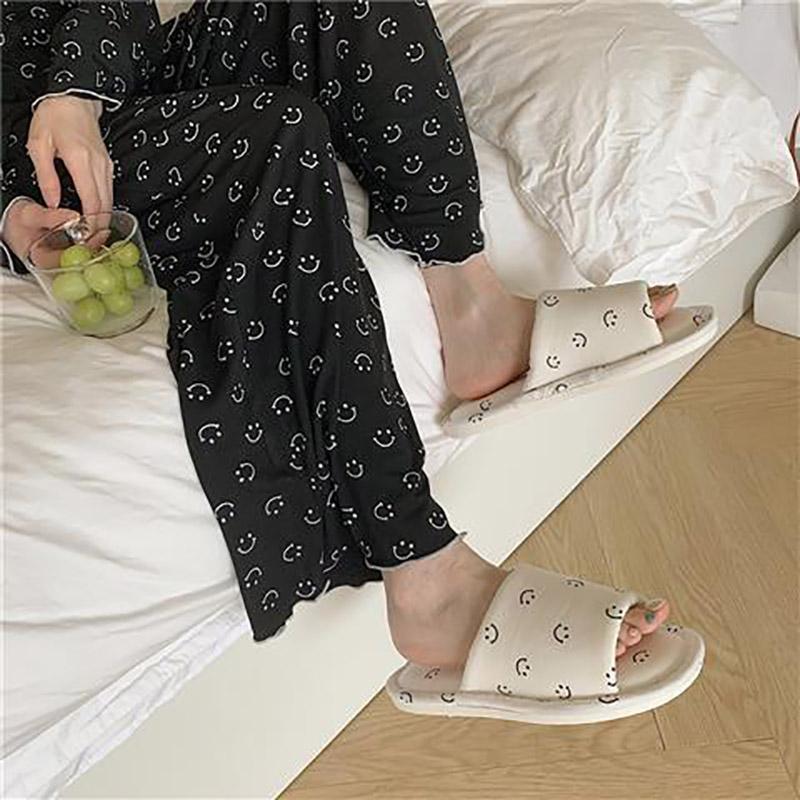 Cute Smiling Face Cotton Slippers Autumn and Winter Warm Flat Shoes Indoor Non-slip Cotton Shoes Soft Shoes