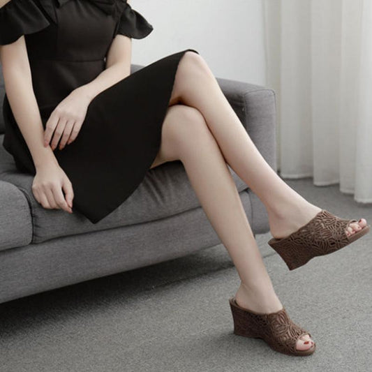 Ladies Summer Thick-soled Sandals and Slippers All-match Seaside Beach Shoes Fashion High-heeled Outer Wear Household One-word Slippers