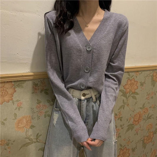 Plus Size Women's Autumn V-neck Black Knitted Sweater Short Top Thin Long Sleeve Cardigan Sweater