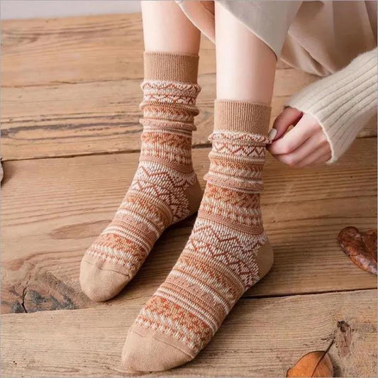 Four Pairs of Women's Socks Autumn and Winter Thickening Warmth Fashion Tube Socks Retro Printing Pile Socks
