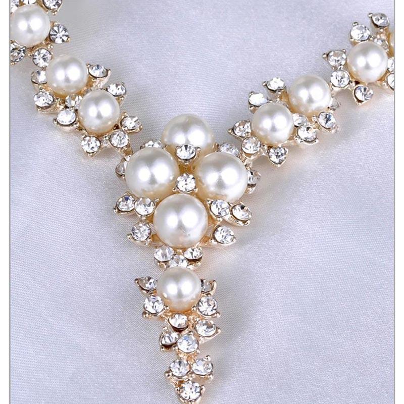 Fashion Pearl Gemstone Necklace Women's Short Clavicle Chain Ornament Accessories Sweater Chain
