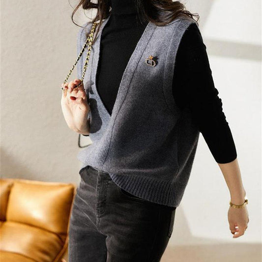 Spring and Autumn Korean Version of The V-neck Solid Color Knit Sweater Vest Women Loose Pullover Topsjavascript: void(0)