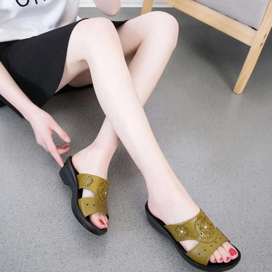 Spring and Summer Mother Slippers Non-slip Soft Bottom Thick Bottom Flat Bottom Middle-aged Wedge Heel Women's Sandals and Slippers Women