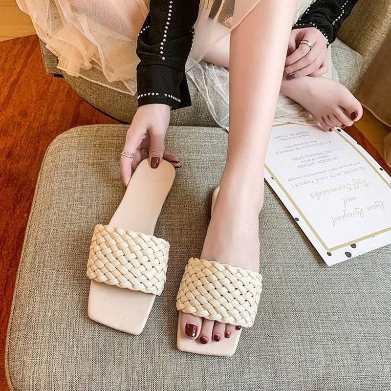 Slippers Women's Outdoor Wear Summer Sandals and Slippers Beach Flat Woven Flip Flops Fashion Lazy Home Slippers
